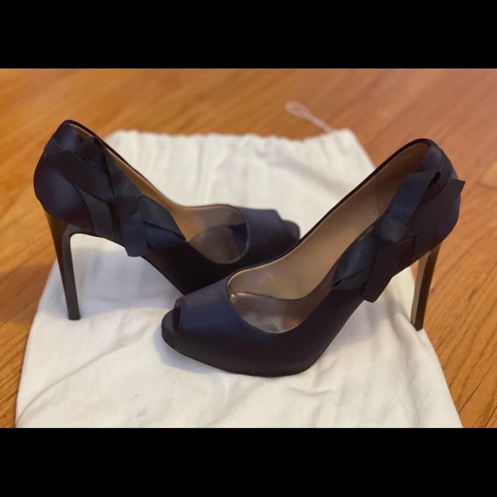 Badgley Mischka navy satin bow peep toe heels